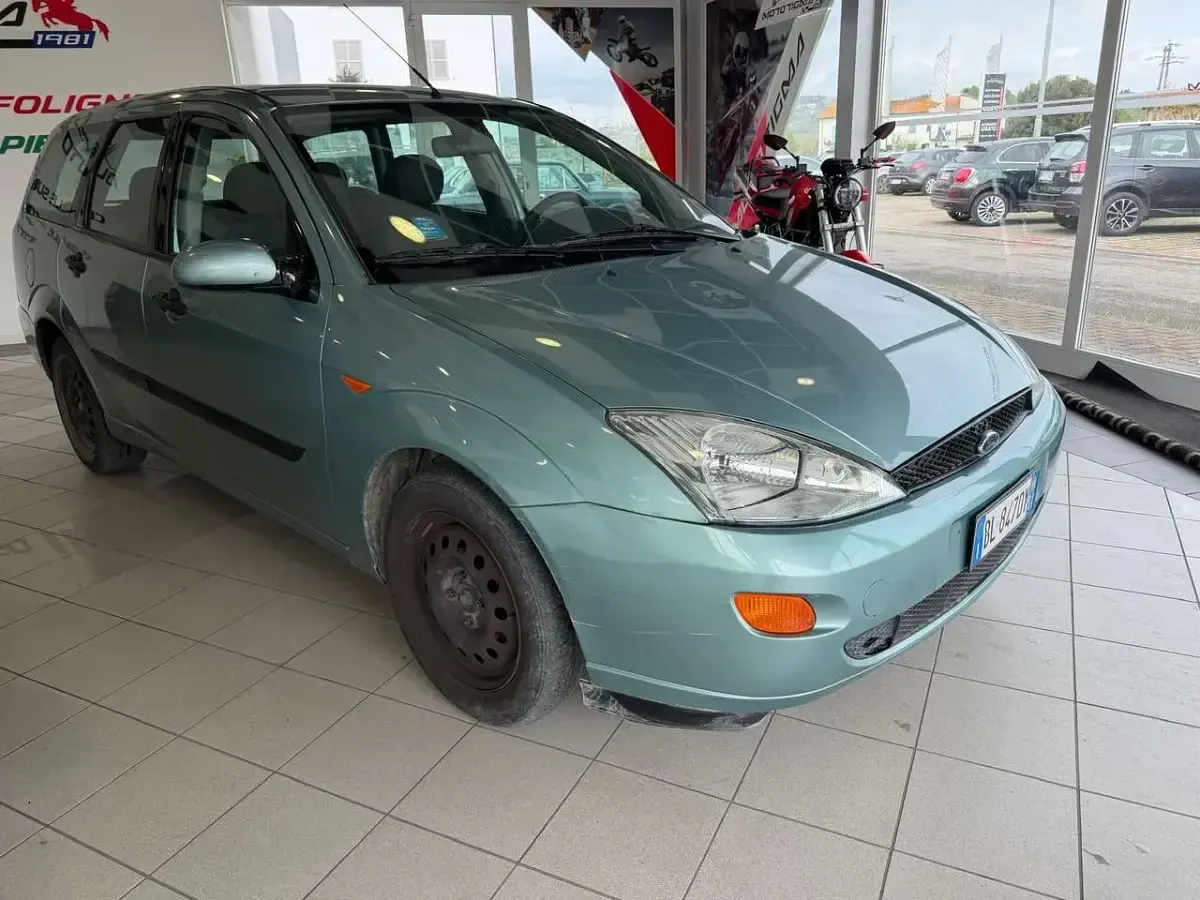 Usata Ford Focus 90 CV (66 kW) 2000 Verde Station wagon