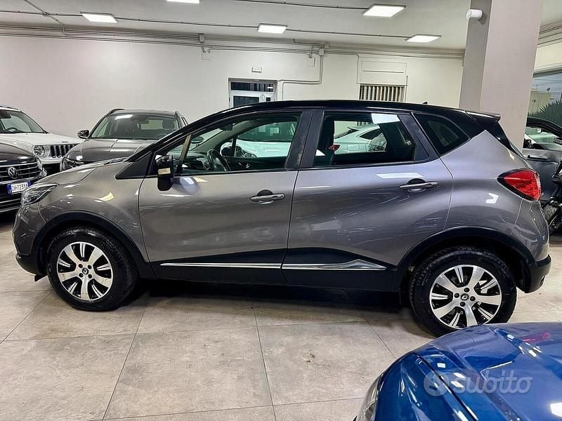 Usata Renault Captur Intens 90 CV (66 kW) 2017 Grigio SUV