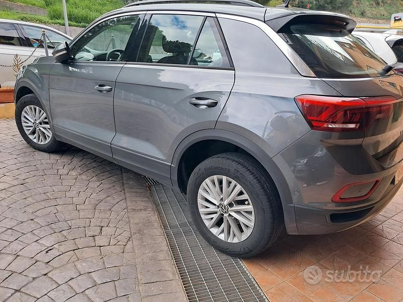 Usata VW T-Roc Style 110 CV (80 kW) 2022 Grigio SUV
