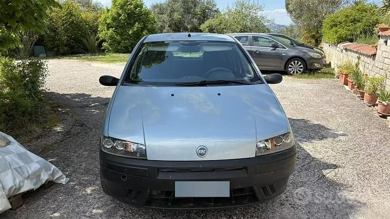 Usata Fiat Punto 60 CV (44 kW) 2000 Utilitaria
