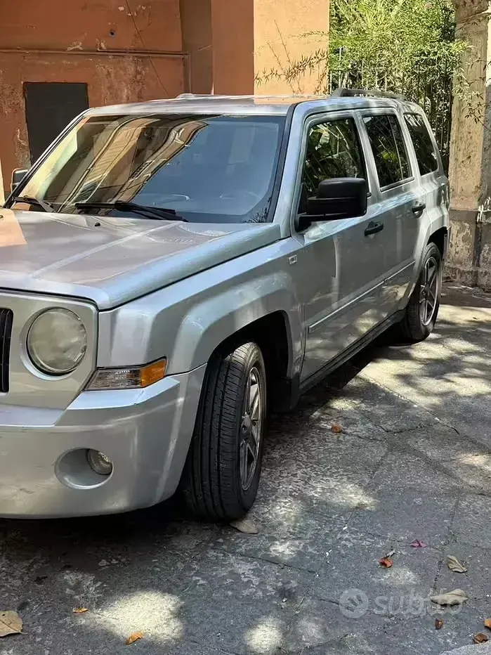 Usata Jeep Patriot 140 CV (102 kW) 2009 Grigio SUV