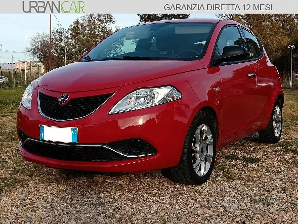 Usata Lancia Ypsilon 69 CV (50 kW) 2016 Rosso Utilitaria