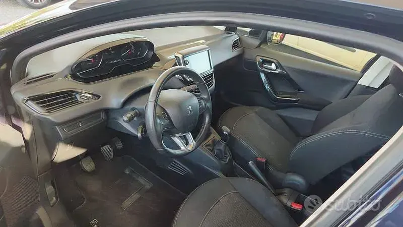 Usata Peugeot 208 Active 82 CV (60 kW) 2018 Bluazzurro Utilitaria