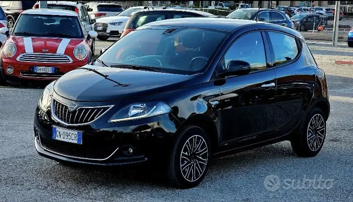 Usata Lancia Ypsilon Gold 69 CV (50 kW) 2023 Utilitaria