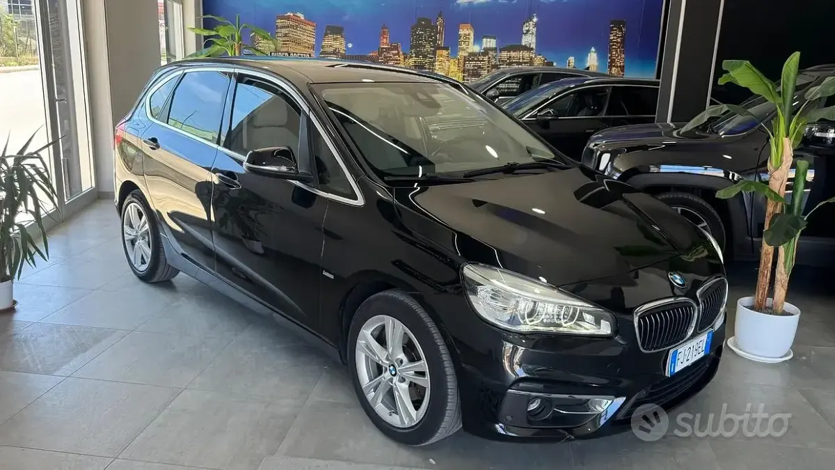 Usata BMW 218 Luxury Line 150 CV (110 kW) 2017 Nero Station wagon