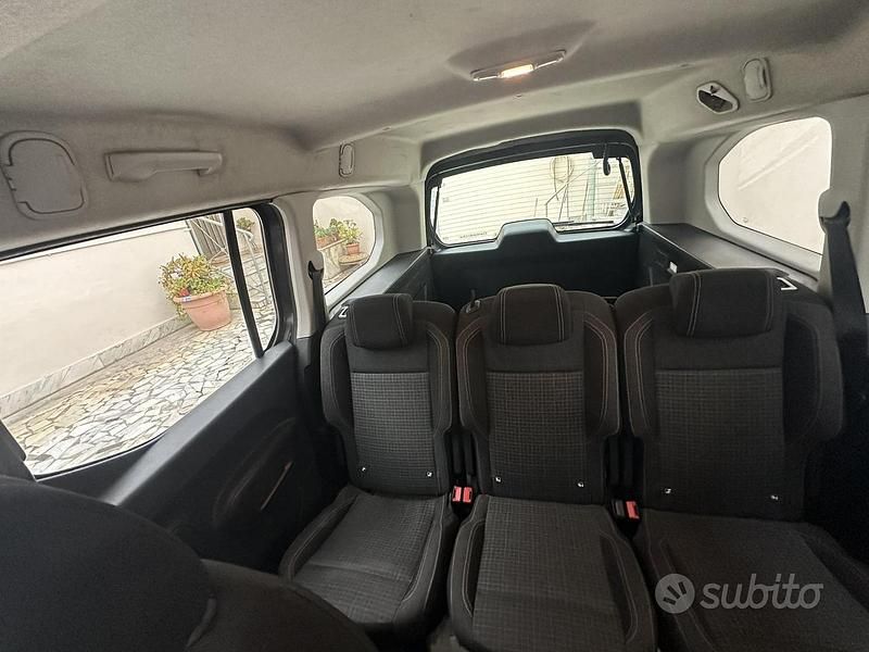 Usata Peugeot Rifter 131 CV (96 kW) 2019 Grigio Monovolume