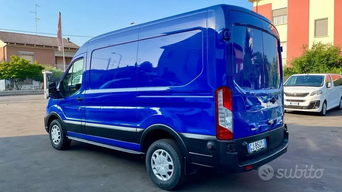 Usata Ford Transit 131 CV (96 kW) 2022 Bluazzurro Berlina