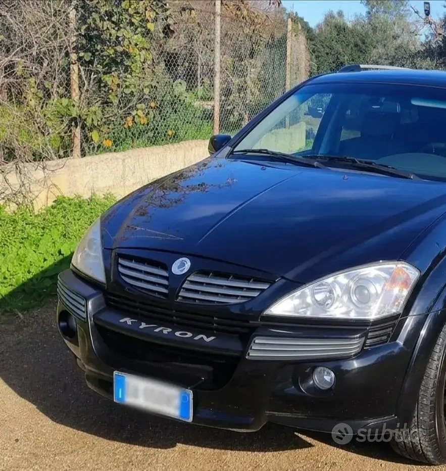 Usata SsangYong Kyron 141 CV (103 kW) 2006 Nero SUV