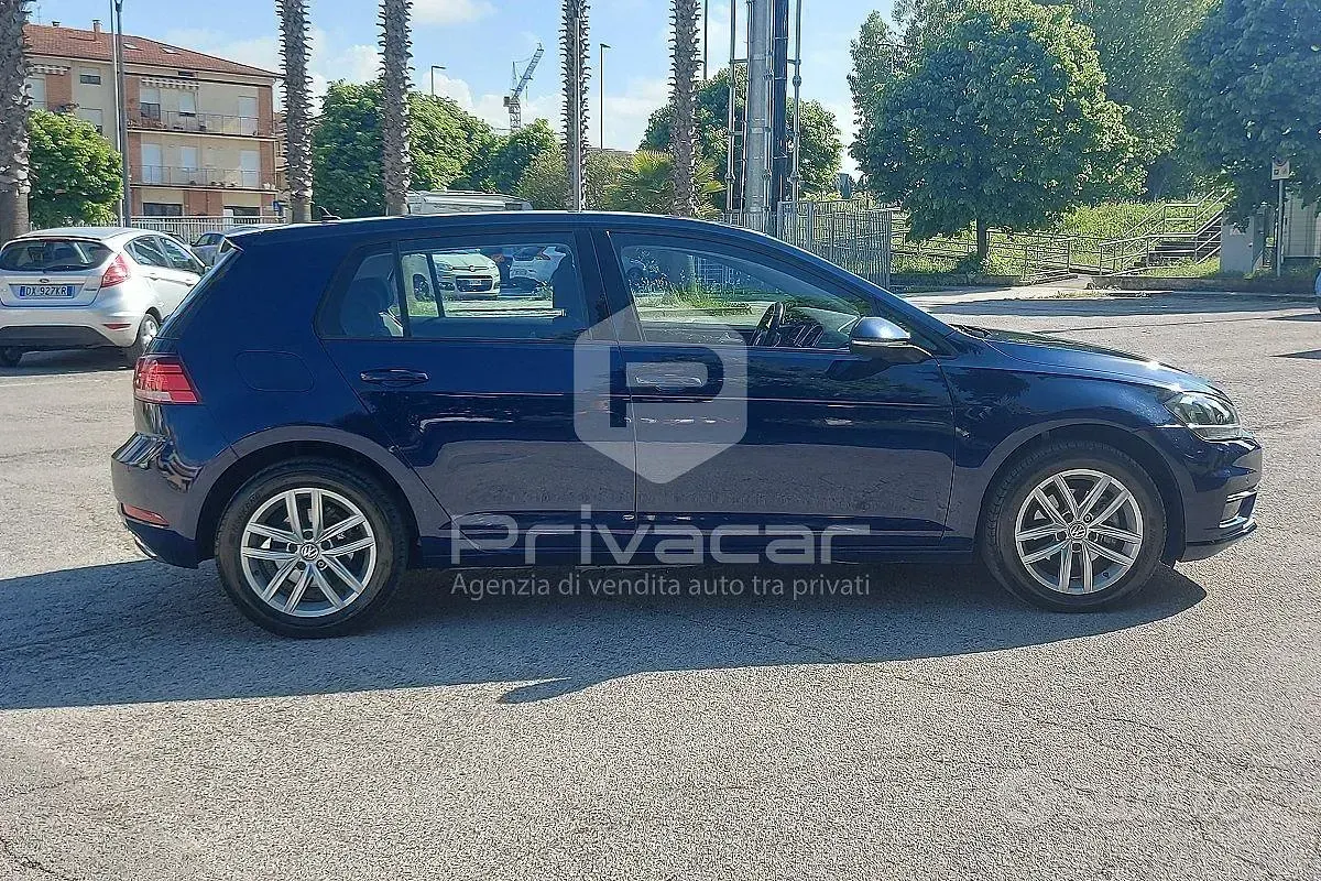 Usata VW Golf VII Business 116 CV (85 kW) 2018 Blu Utilitaria