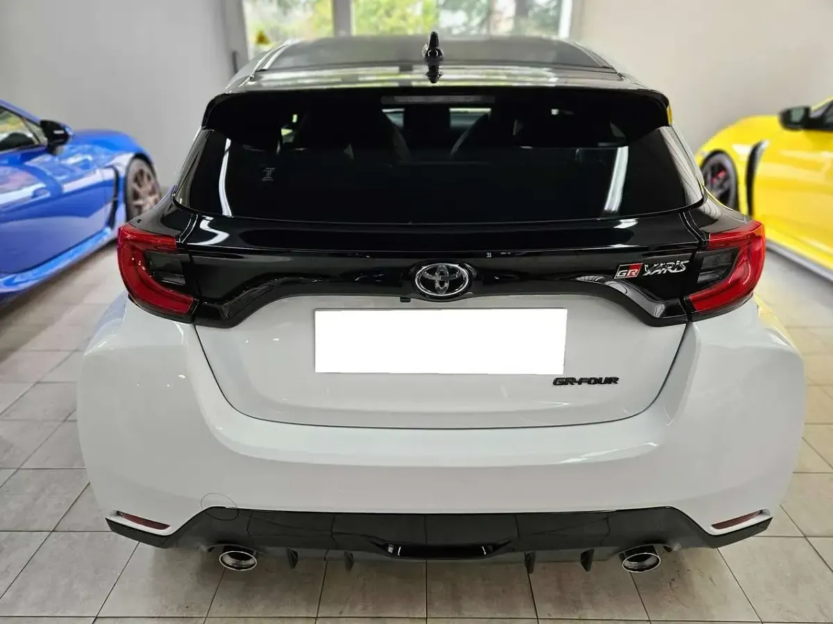 Usata Toyota Yaris 261 CV (191 kW) 2023 Bianco Utilitaria