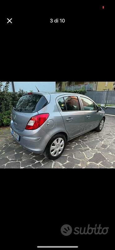 Usata Opel Corsa 2009 Grigio Berlina