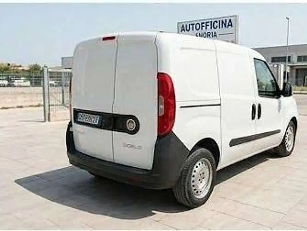 Usata Fiat Doblò 105 CV (77 kW) 2016 Bianco Monovolume