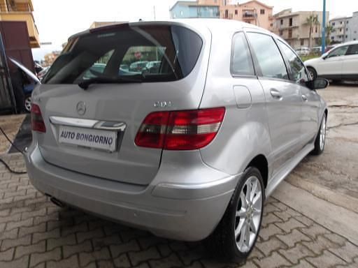 Usata Mercedes B200 140 CV (102 kW) 2007 Giallo Monovolume