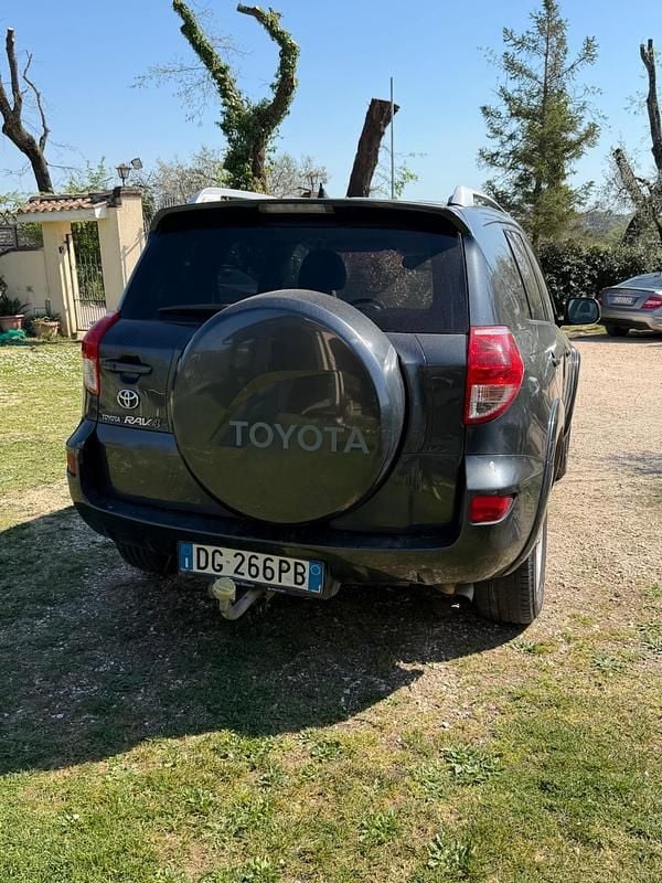 Usata Toyota RAV4 Luxury 176 CV (129 kW) 2008 Nero SUV