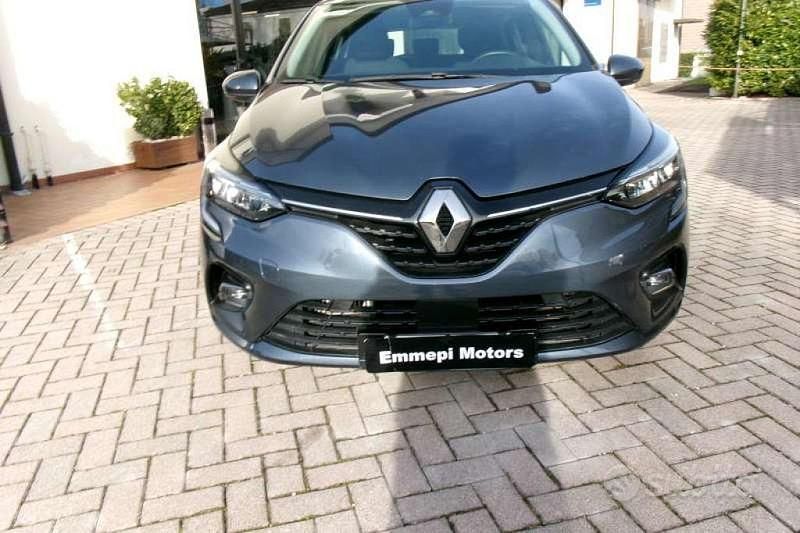 Usata Renault Clio V Business 90 CV (66 kW) 2022 Grigio Berlina