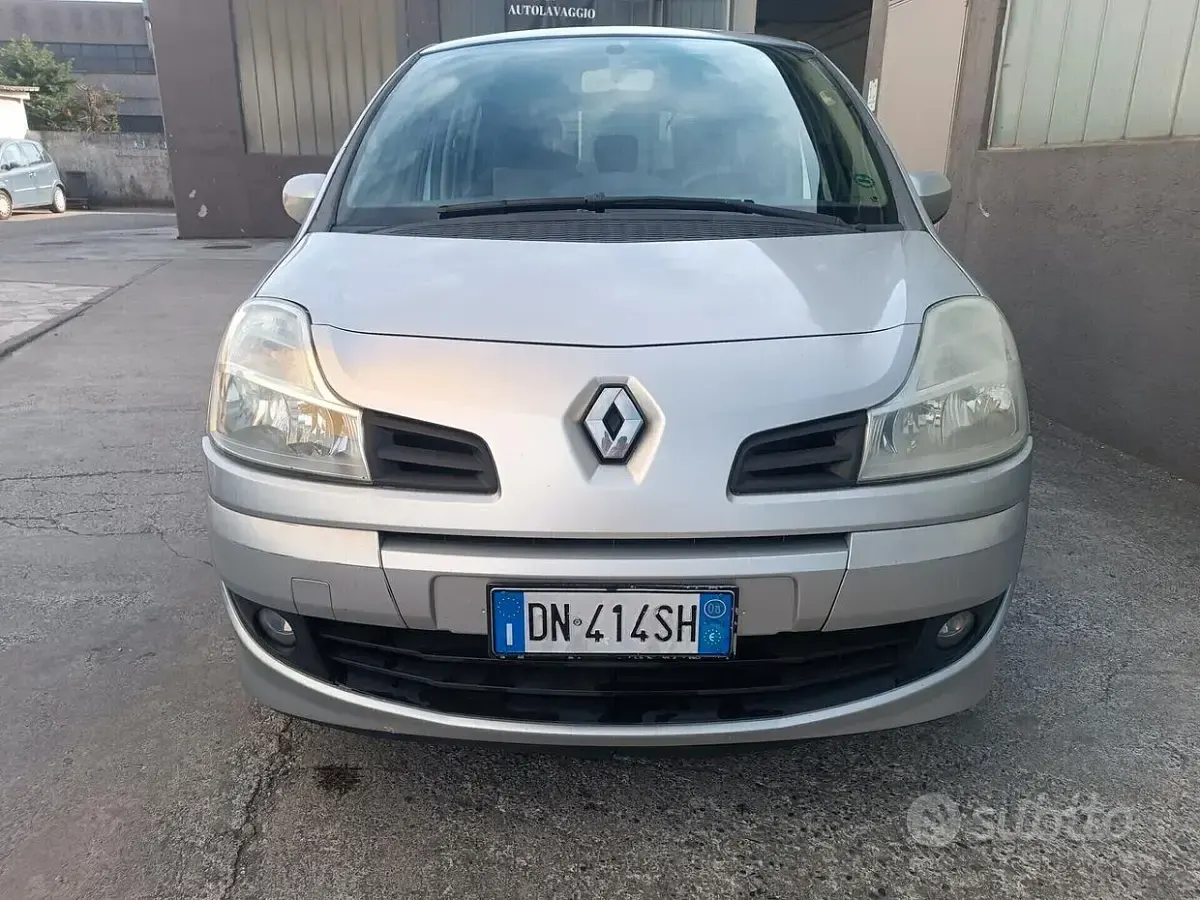Usata Renault Modus 75 CV (55 kW) 2008 Grigio Monovolume