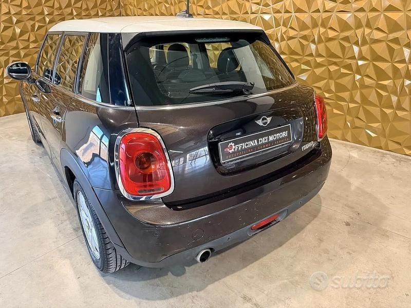 Usata Mini Cooper D 115 CV (84 kW) 2015 Nero Utilitaria
