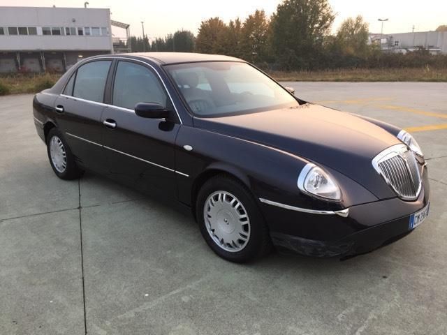 Lancia thema picture