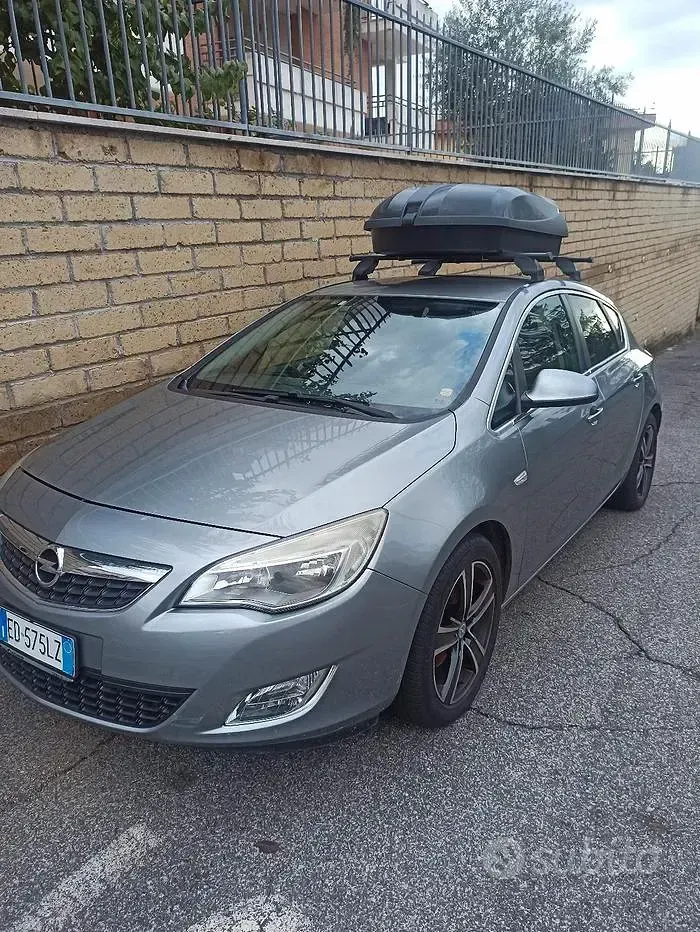 Usata Opel Astra 110 CV (80 kW) 2010 Grigio Berlina
