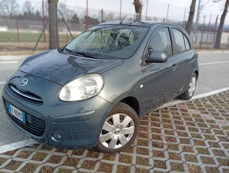 Usata Nissan Micra 80 CV (58 kW) 2013 Grigio Utilitaria