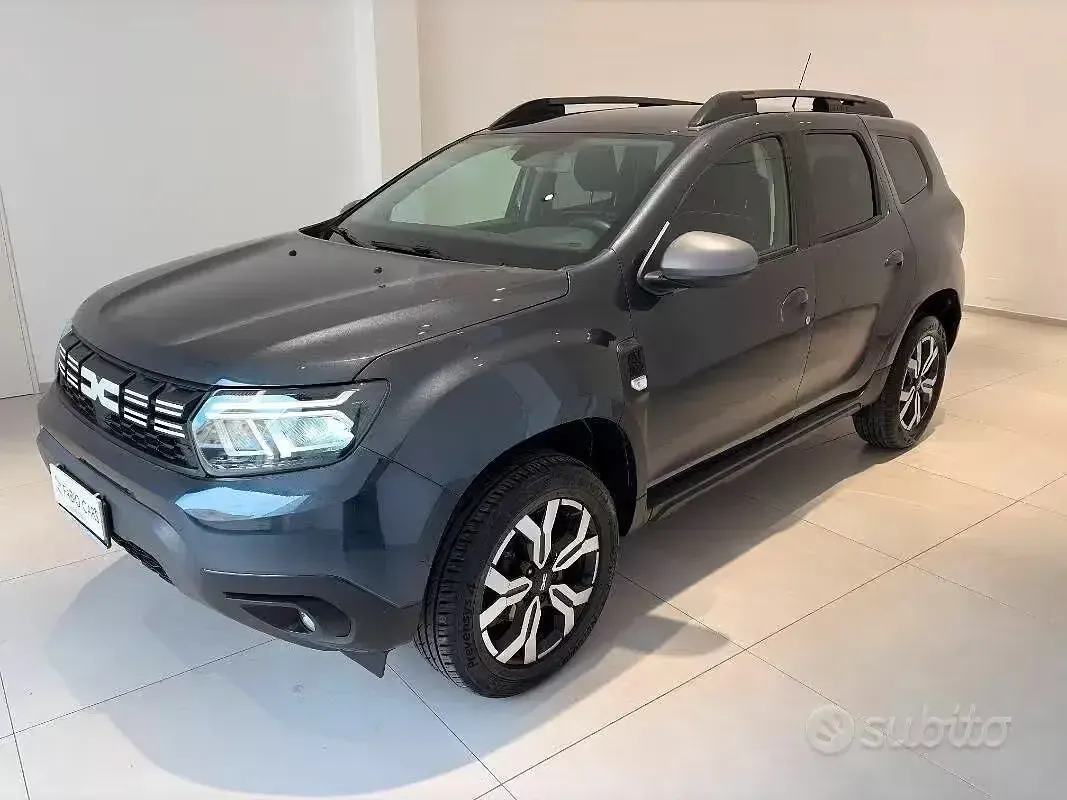 Usata Dacia Duster Journey 101 CV (74 kW) 2023 Grigio SUV