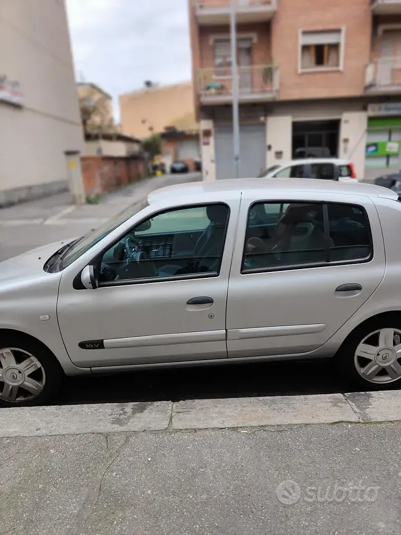 Usata Renault Clio 75 CV (55 kW) 2005 Grigio Utilitaria