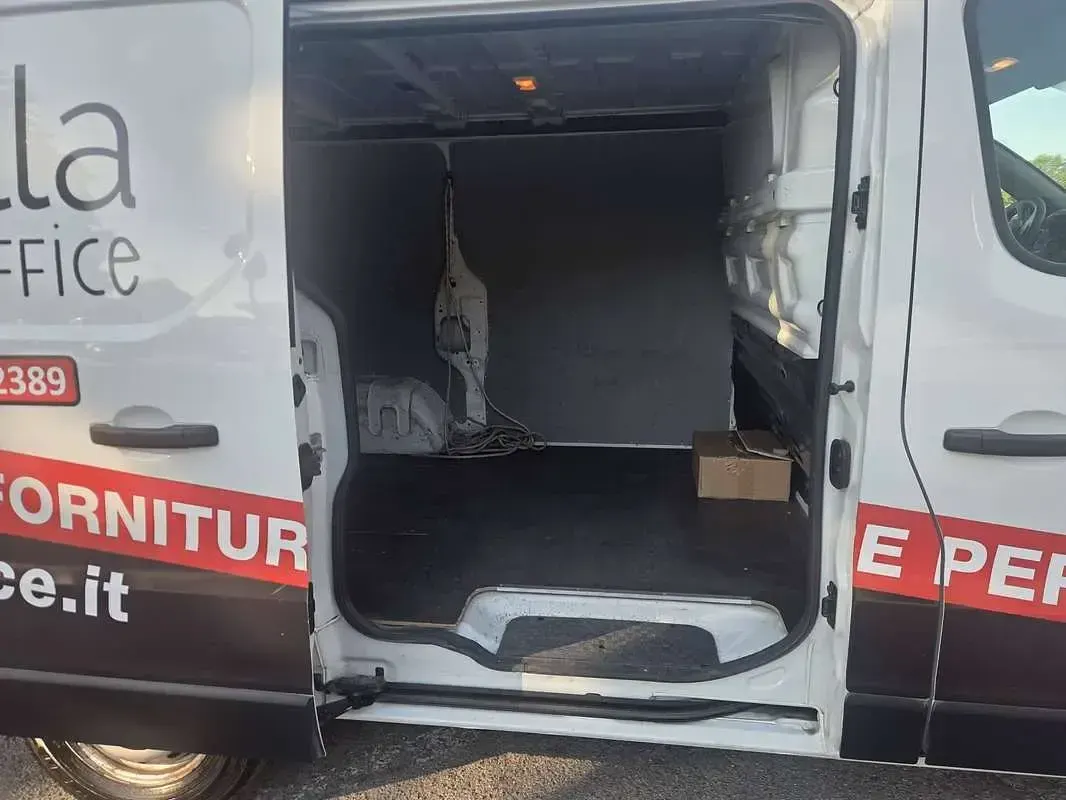 Usata Renault Trafic 145 CV (106 kW) 2021 Bianco Monovolume