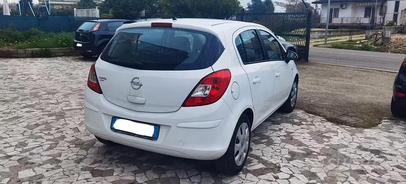 Usata Opel Corsa Edition 85 CV (62 kW) 2014 Bianco Utilitaria