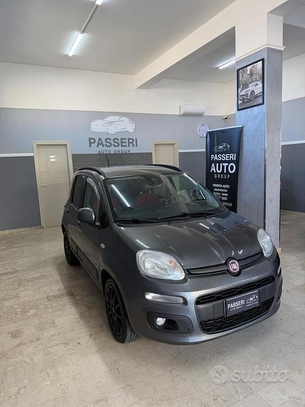 Usata Fiat Panda Lounge 95 CV (69 kW) 2017 Grigio Utilitaria