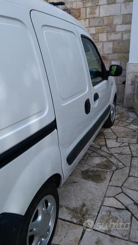 Usata Renault Kangoo 82 CV (60 kW) 2007 Bianco Monovolume