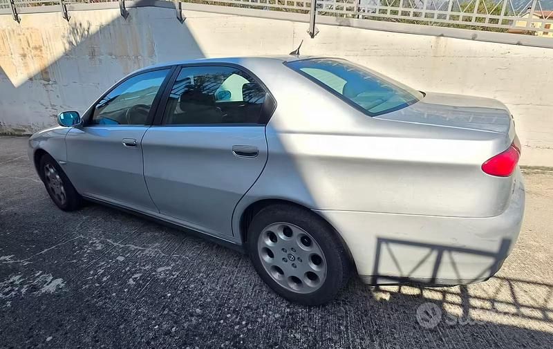 Usata Alfa Romeo 166 140 CV (102 kW) 2001 Grigio Berlina