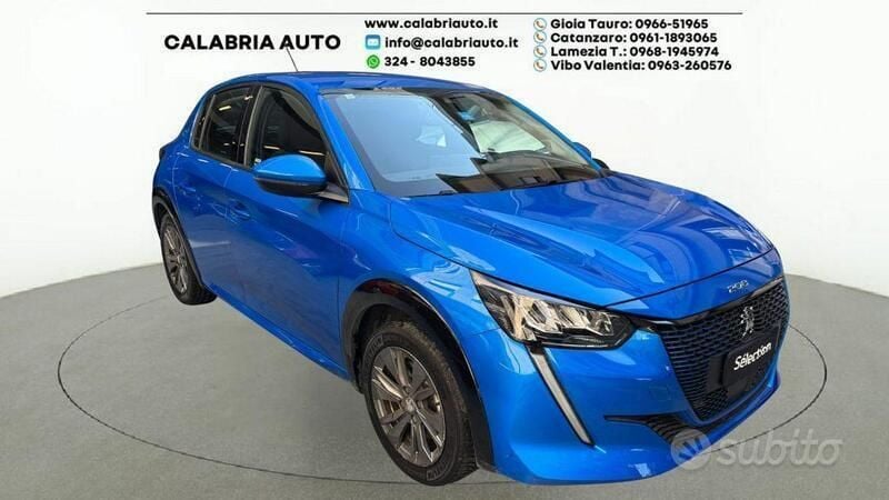 Usata Peugeot e-208 Allure 100 kW (136 CV) 2021 Blu Utilitaria