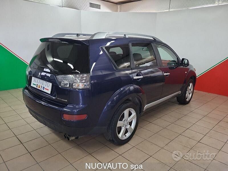 Usata Mitsubishi Outlander Intense 140 CV (102 kW) 2009 Blu SUV