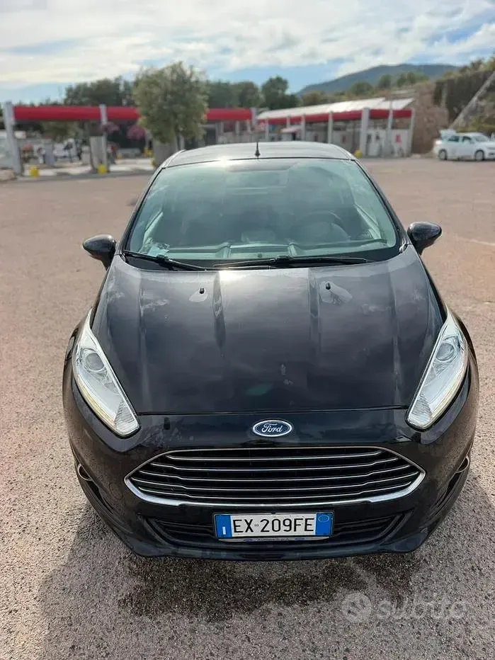 Usata Ford Fiesta Titanium 95 CV (69 kW) 2014 Nero Utilitaria