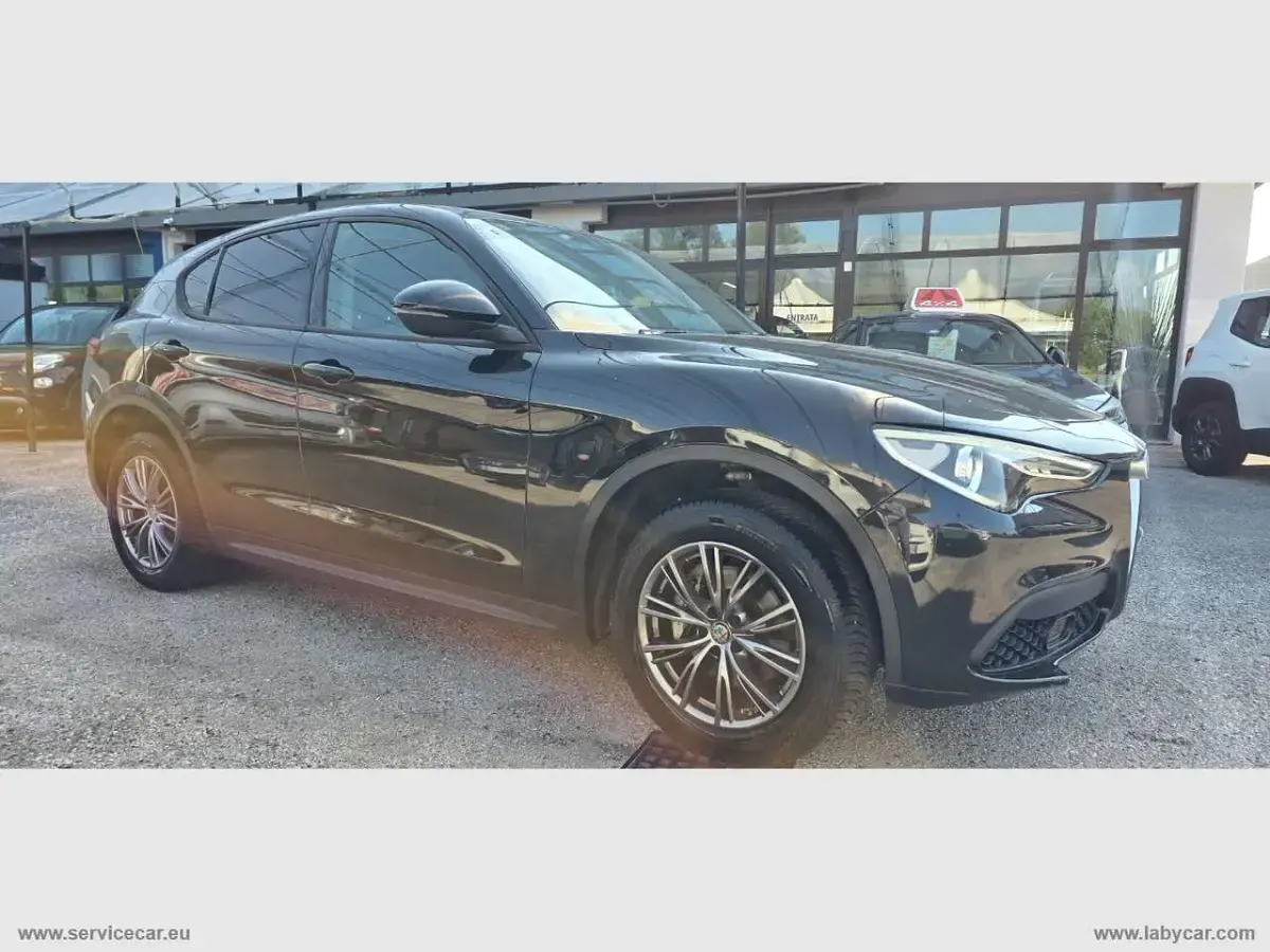 Usata Alfa Romeo Stelvio 190 CV (139 kW) 2019 Nero SUV