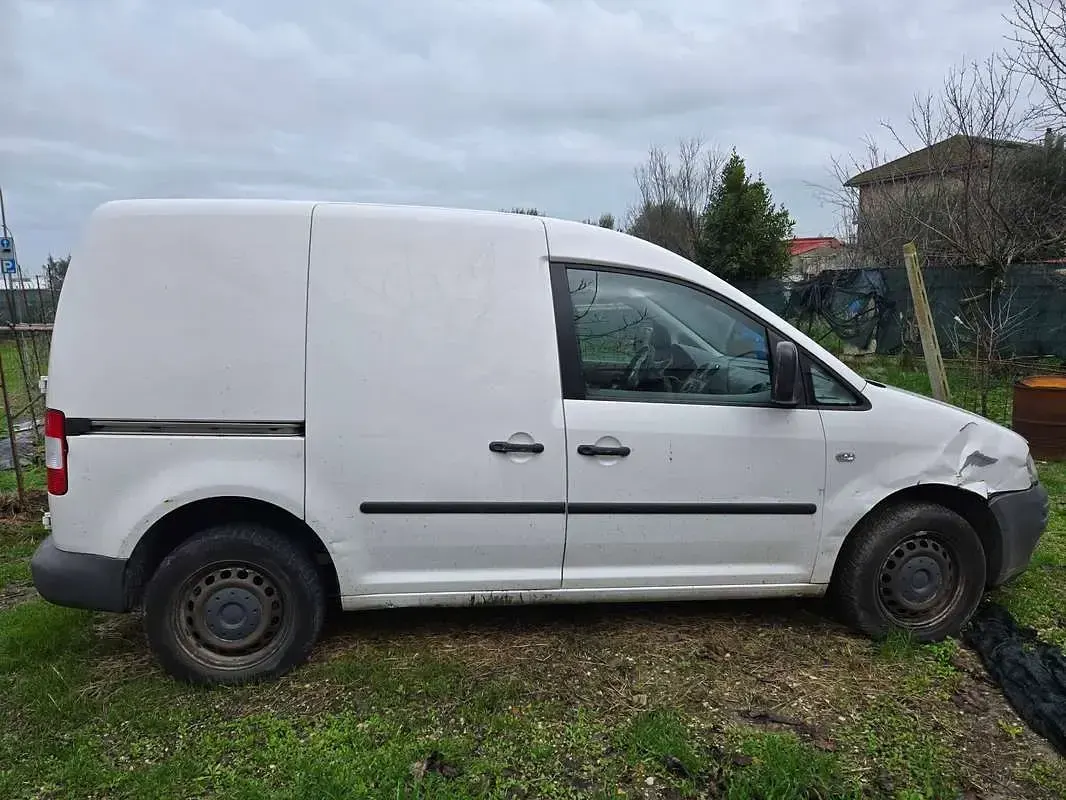 Usata VW Caddy 109 CV (80 kW) 2007 Bianco Monovolume