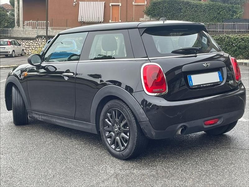 Occasion Mini Cooper 75 ch (55 kW) 2016 Noir Citadine