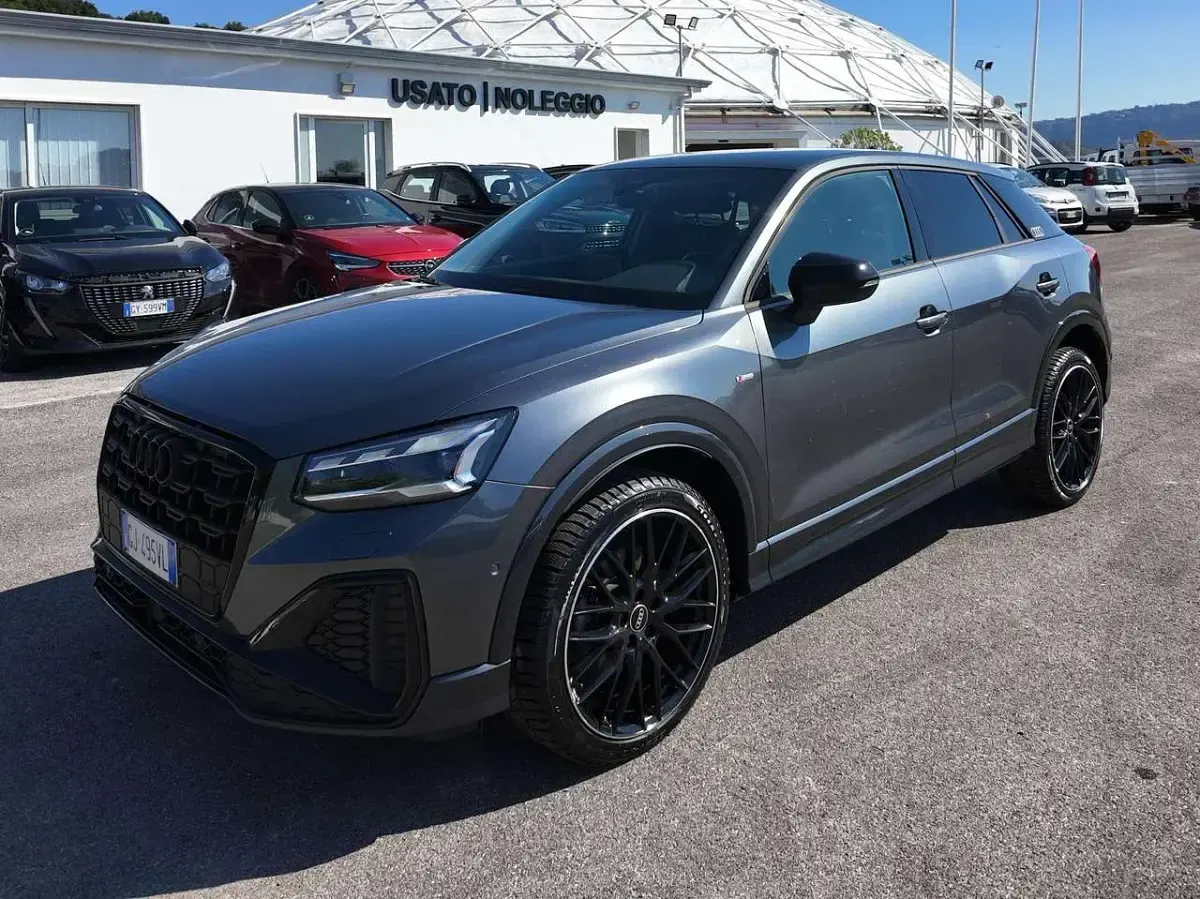 Usata Audi Q2 Ambiente 150 CV (110 kW) 2022 Grigio SUV