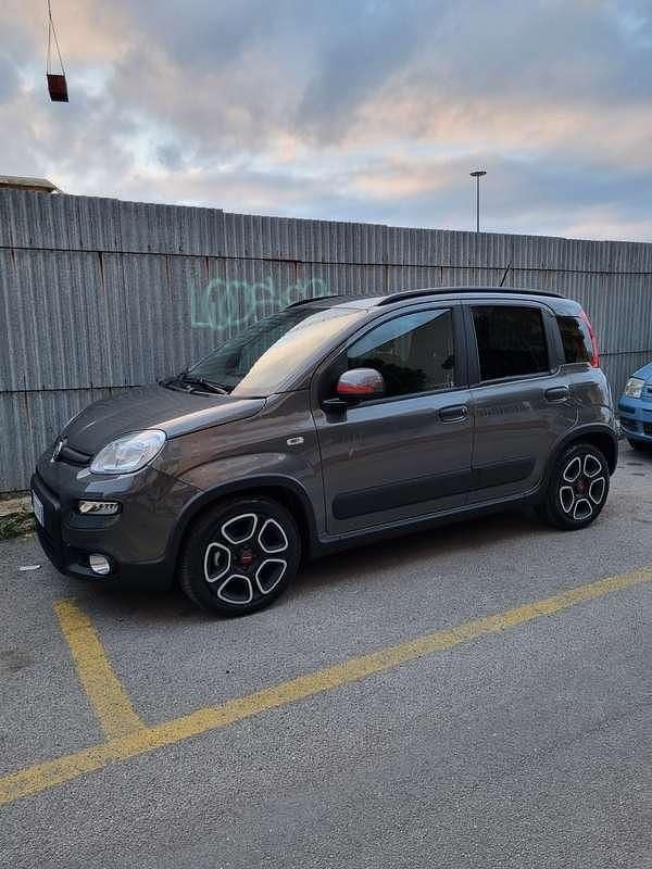Usata Fiat Panda Cross Cross 69 CV (50 kW) 2023 Utilitaria