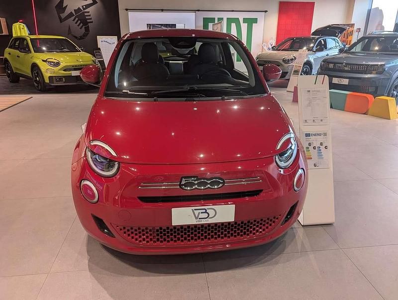 Nuova Fiat 500 65 CV (47 kW) 2026 Rosso Berlina