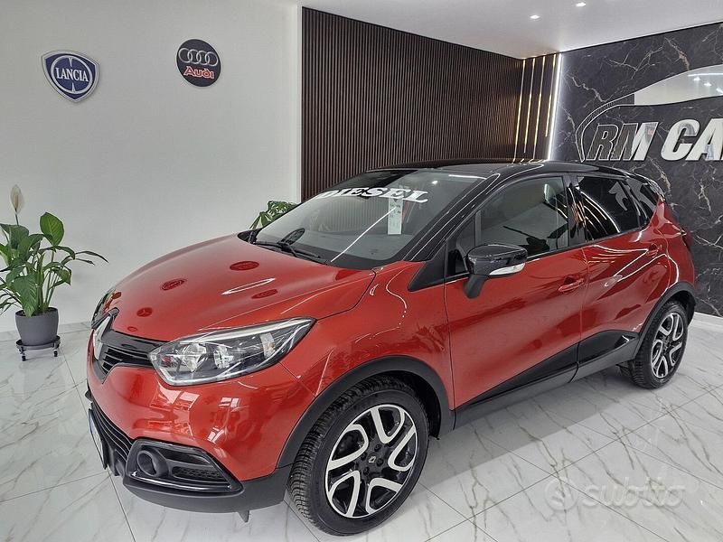 Usata Renault Captur 90 CV (66 kW) 2015 Rosso SUV