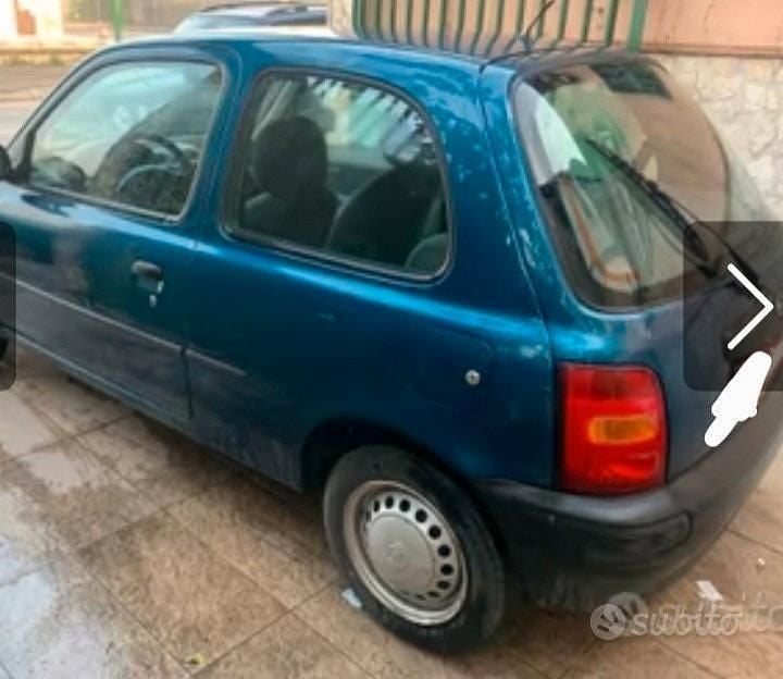 Usata Nissan Micra 2000 Blu Utilitaria
