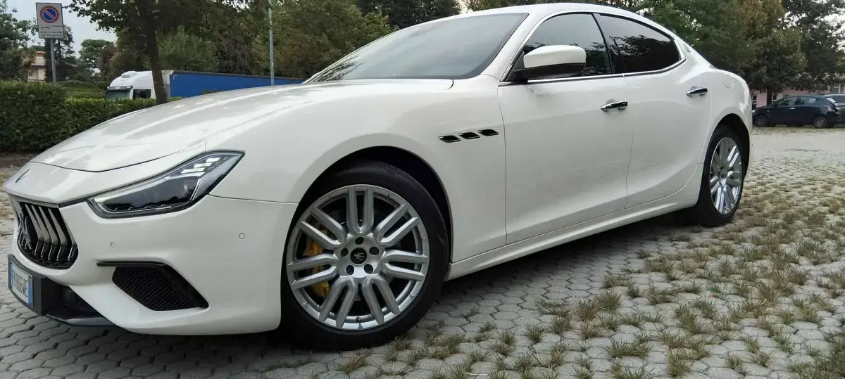 Usata Maserati Ghibli 275 CV (202 kW) 2017 Bianco Berlina
