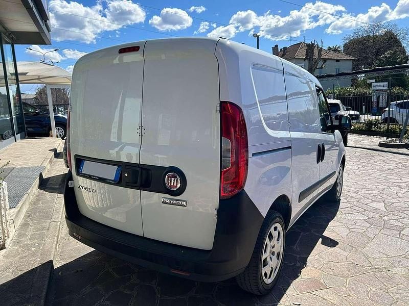 Usata Fiat Doblò 120 CV (88 kW) 2018 Bianco Monovolume