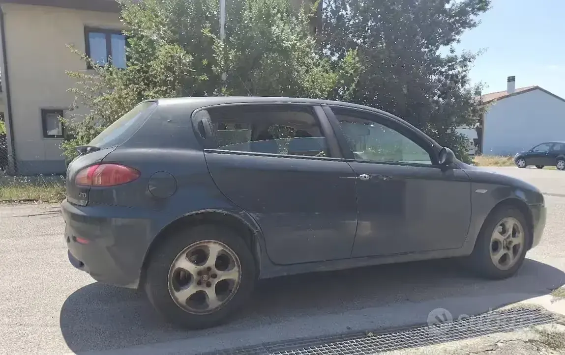 Usata Alfa Romeo 147 120 CV (88 kW) 2008 Utilitaria