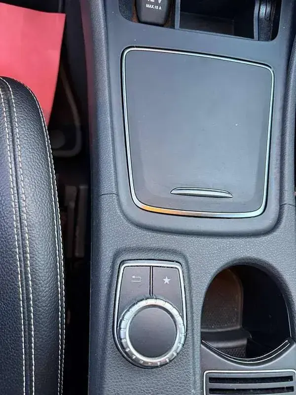 Usata Mercedes GLA200 Premium 136 CV (100 kW) 2018 Blu/azzurro SUV