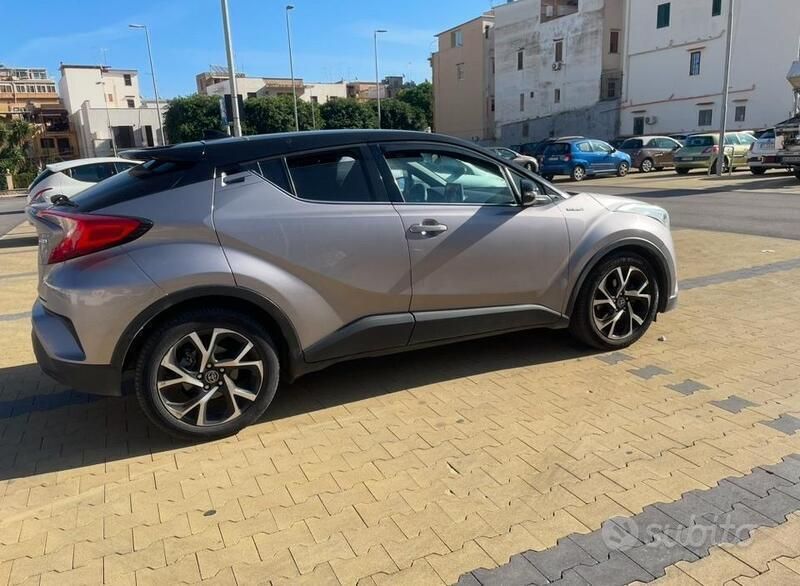 Usata Toyota C-HR 98 CV (72 kW) 2017 SUV