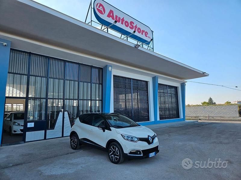 Usata Renault Captur 90 CV (66 kW) 2015 Beige SUV