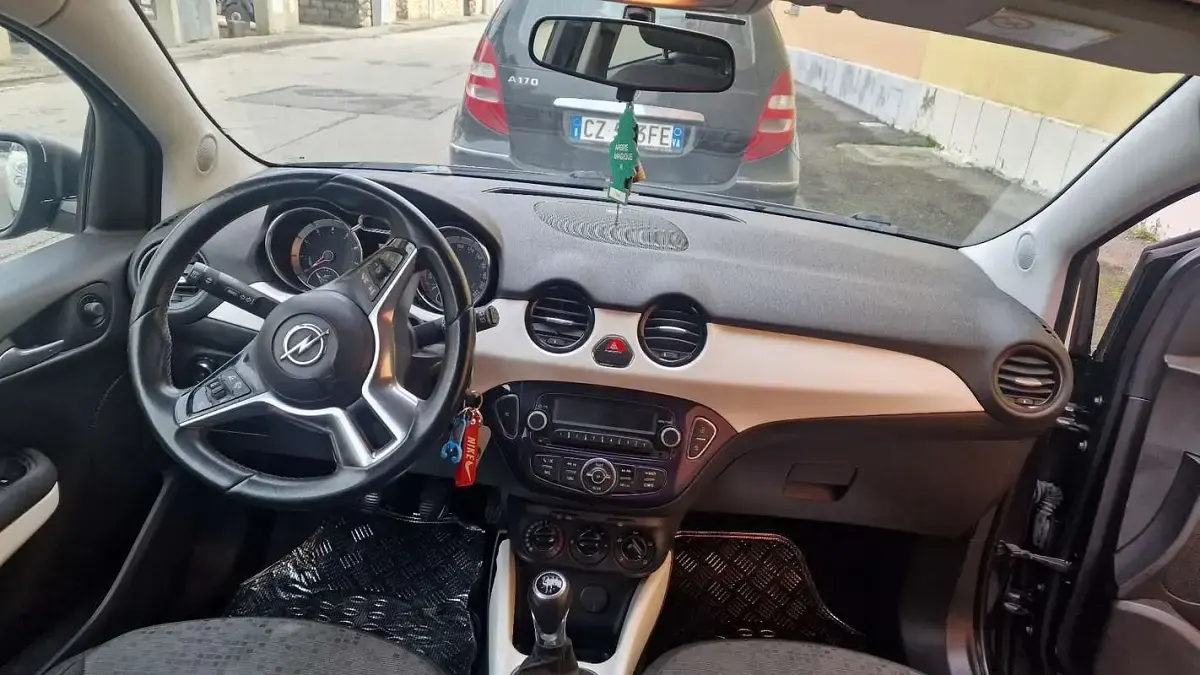 Usata Opel Adam Jam 69 CV (50 kW) 2013 Utilitaria