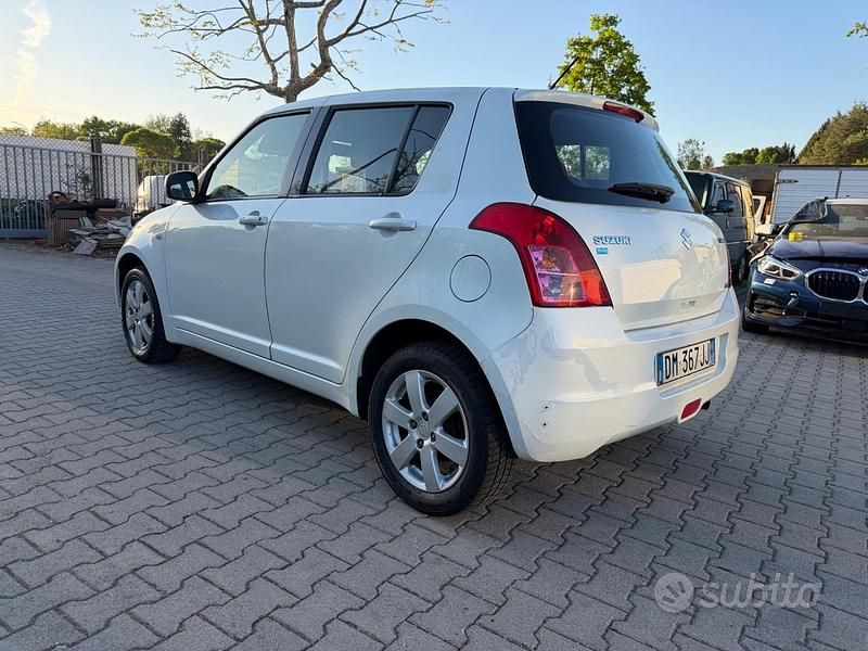 Usata Suzuki Swift GL 92 CV (67 kW) 2008 Bianco Utilitaria